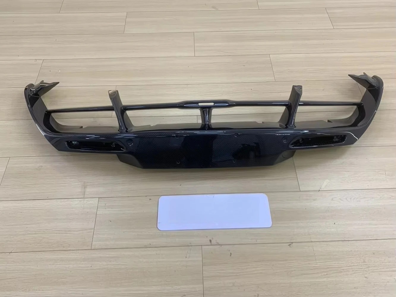 High Quality Fast Delivery Whole Sale Price Dry Carbon Fiber OEM Style Rear Middle Bumper Body Kits for 720S